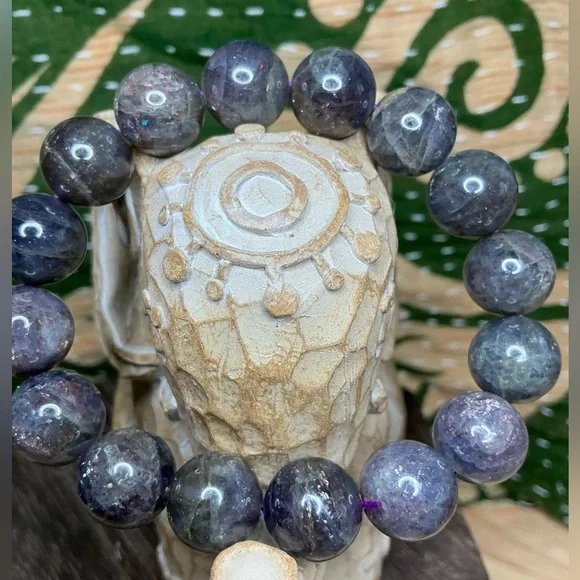 Bloodshot Iolite 13mm - Picture 1 of 5